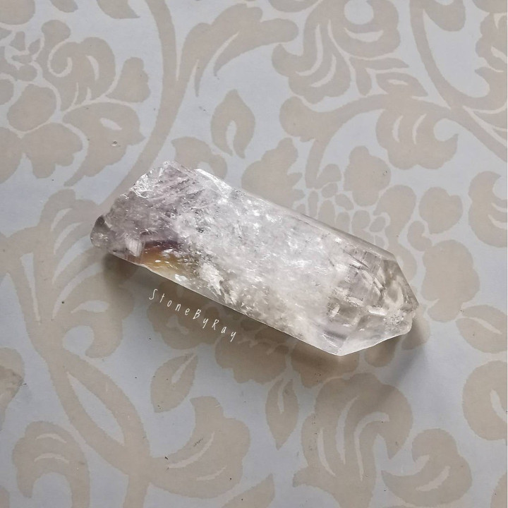 オーラ水晶：天然のヒーリングクリスタルとエネルギー