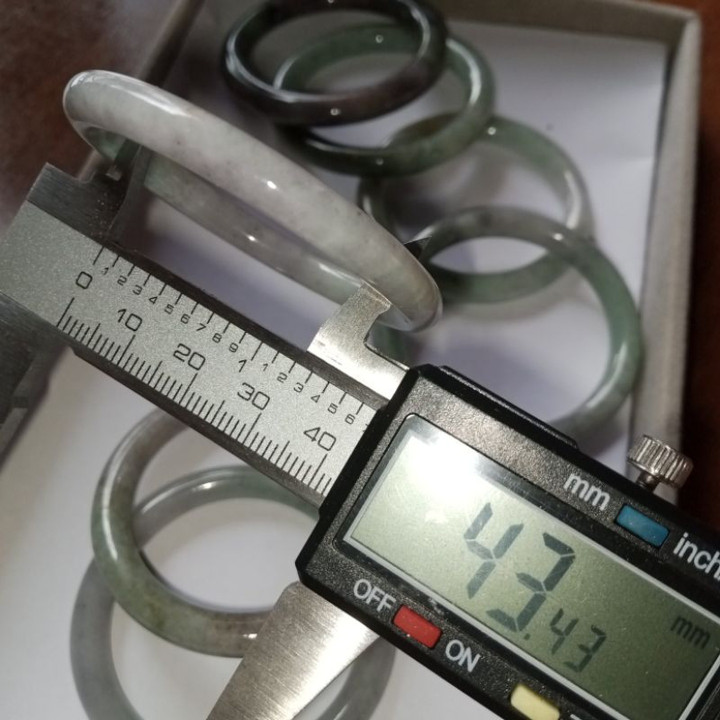 子供用本物ビルマ産翡翠バングル - 天然翡翠