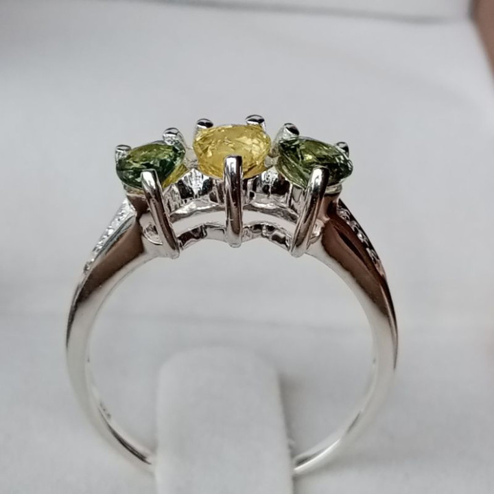 本物のバンカジャ産サファイアを使用したスターリングシルバー製リング（#56）