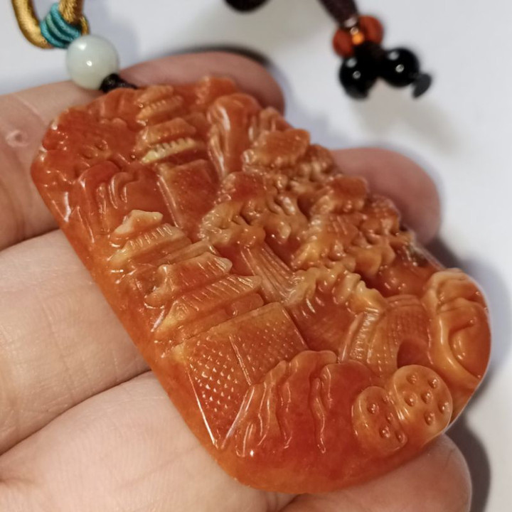 彫刻入り赤翡翠ペンダント｜風景画｜天然翡翠A種