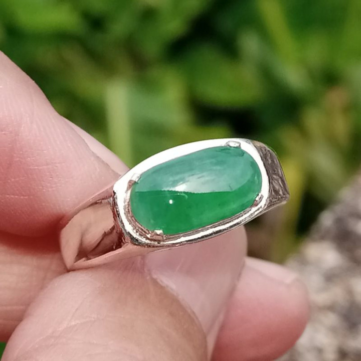 本物のビルマ産翡翠リング | 925スターリングシルバー製 サイズ62