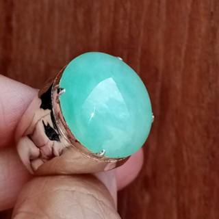本物のビルマ産翡翠を使用したスターリングシルバー製リング（サイズ56）