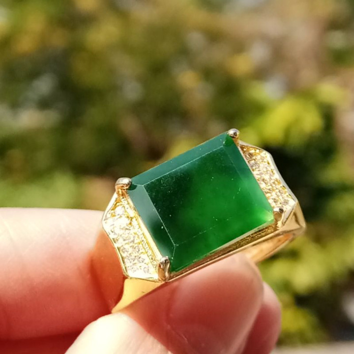 本物のビルマ産翡翠リング（サイズ59-61）S925スターリングシルバー