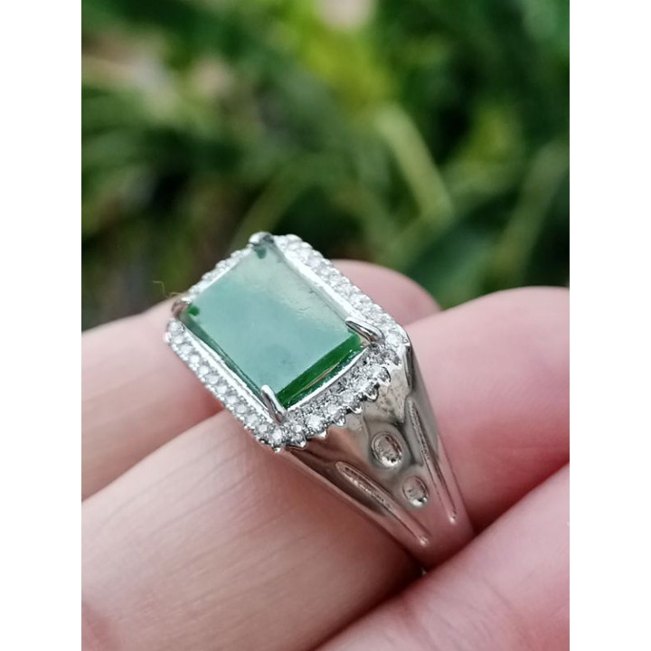 フリーサイズ　本物のビルマ産翡翠リング（7x11x1.5mm）