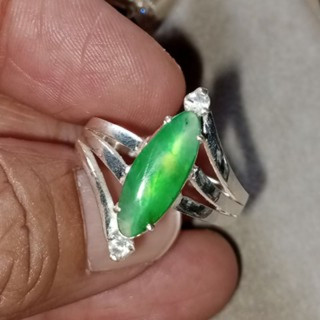 本物のビルマ産翡翠リング（925スターリングシルバー製）