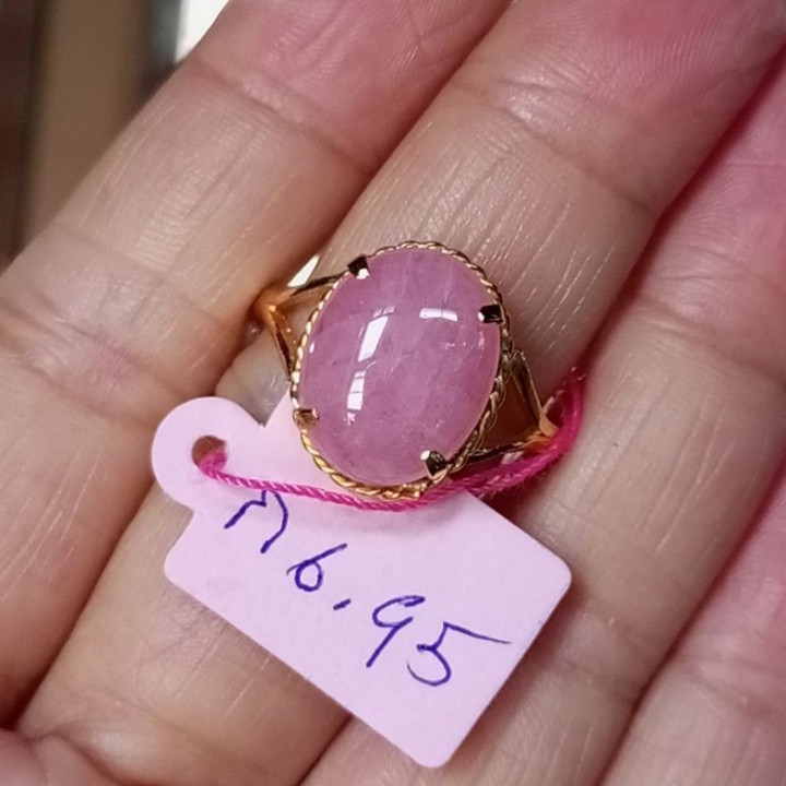 ビルマ産ルビー - 6.96カラット、ガラスのような赤色