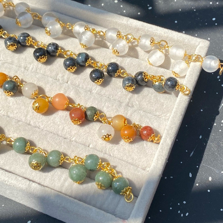 ビルマ産翡翠ブレスレット｜真鍮製、24金メッキ、ハンドメイド