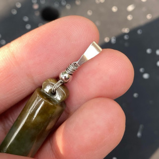 本物の翡翠製孫悟空の杖ペンダント