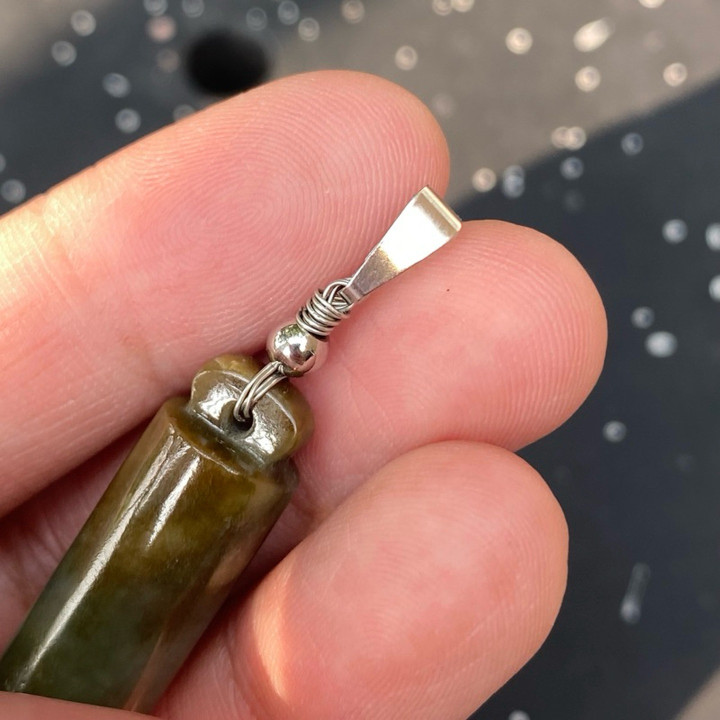 本物の翡翠製孫悟空の杖ペンダント