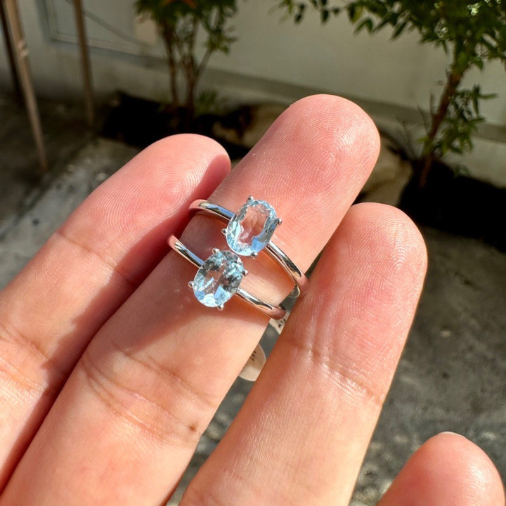 本物のトパーズ入りスターリングシルバーリング（5x7mm）変色防止加工済み