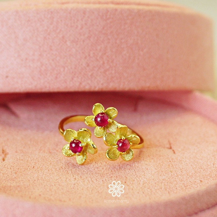 スターリングシルバー製の本物の赤いルビーの花の指輪