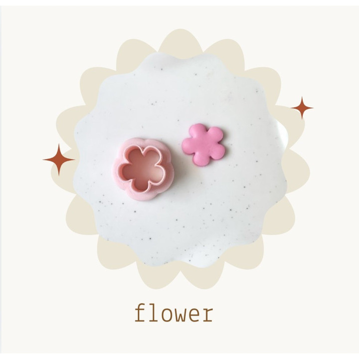 粘土カッター型を使って素敵な花のイヤ​​リングを作ろう