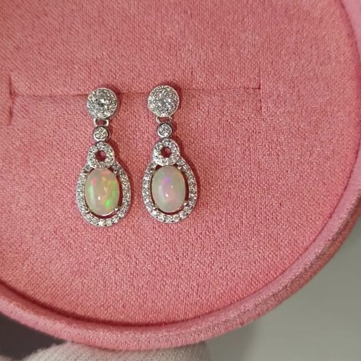 本物のオパールが揺れるピアス｜スターリングシルバーと幸運