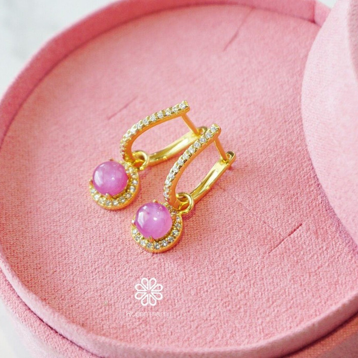 本物のルビーとスターリングシルバーのイヤリング（金メッキ）