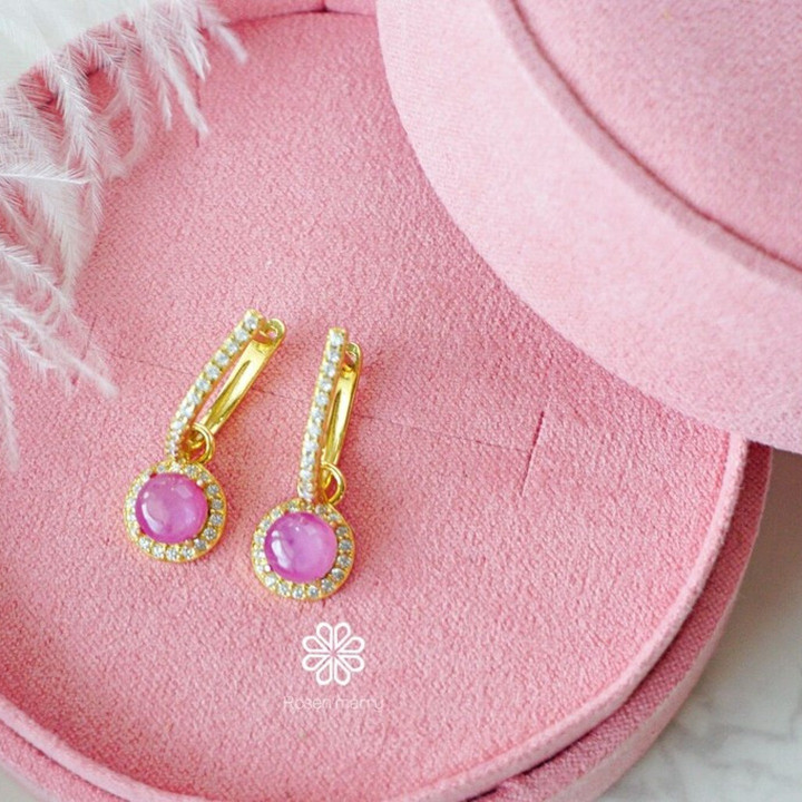 本物のルビーとスターリングシルバーのイヤリング（金メッキ）
