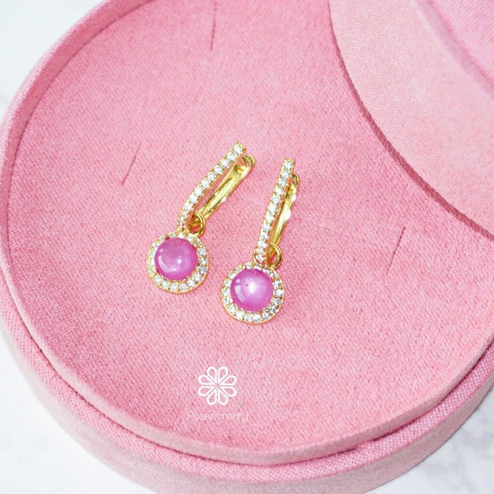 本物のルビーとスターリングシルバーのイヤリング（金メッキ）