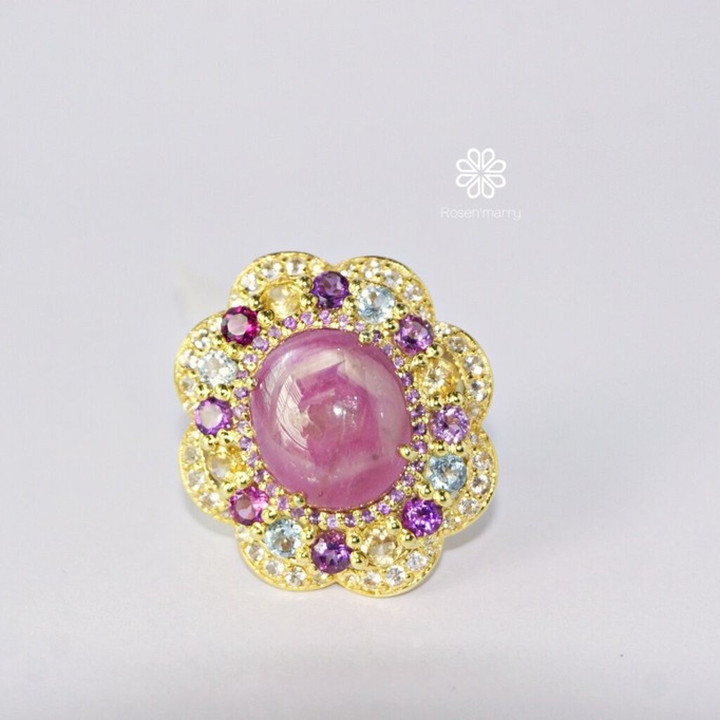 輝くルビーと宝石のリング（スターリングシルバーに金メッキ）