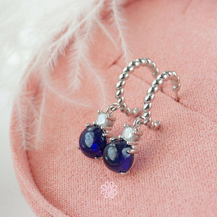 サファイアのドロップピアス - 925スターリングシルバー製、幸運を呼ぶ