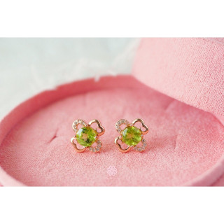 ペリドットとスターリングシルバーのスタッドピアス - RoseMarryギフトジュエリー
