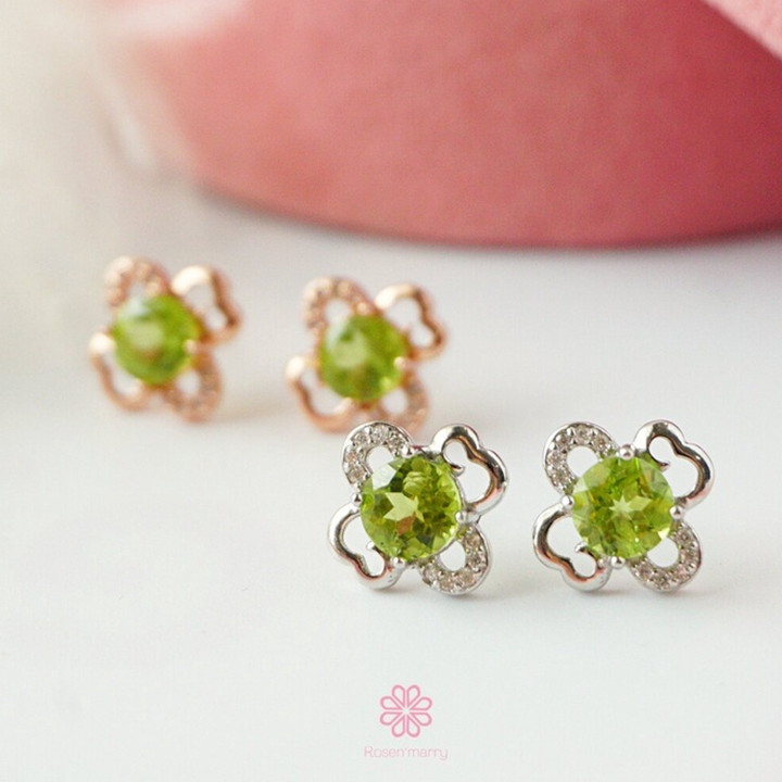 ペリドットとスターリングシルバーのスタッドピアス - RoseMarryギフトジュエリー