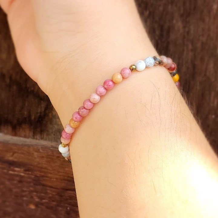 愛と理解を象徴する宝石付きカップルブレスレット