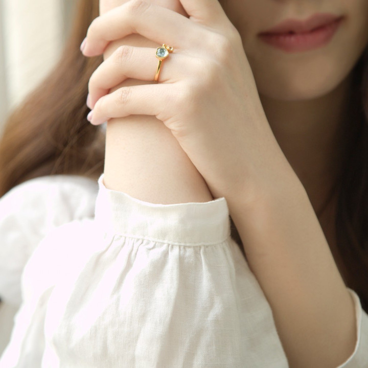 블루 토파즈 원석 반지 - 사랑을 더욱 깊게 해주는 반지