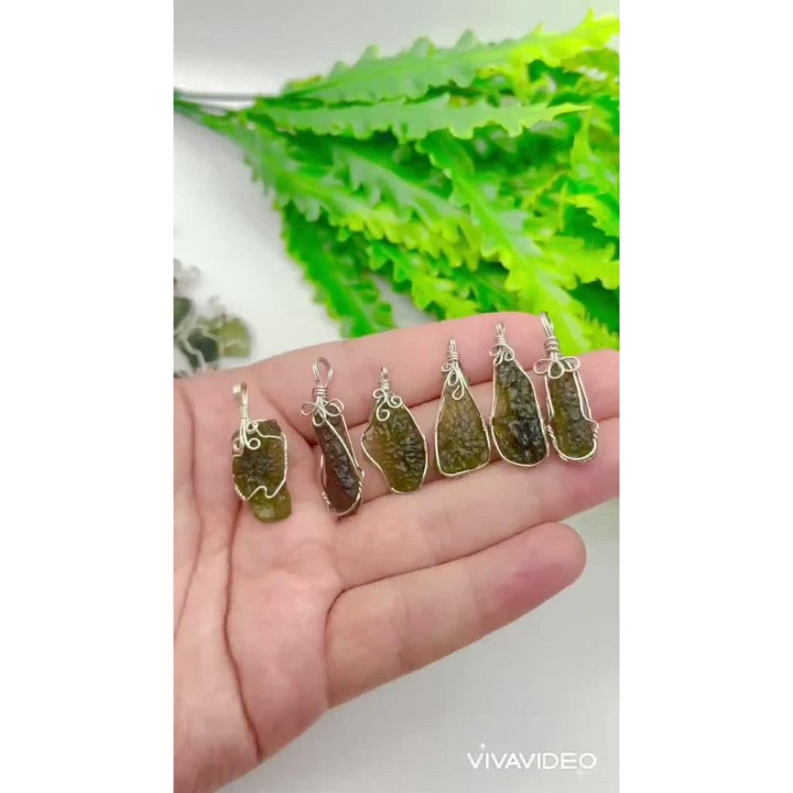 치유와 에너지를 위한 정품 몰다바이트 펜던트 | 체코 공화국