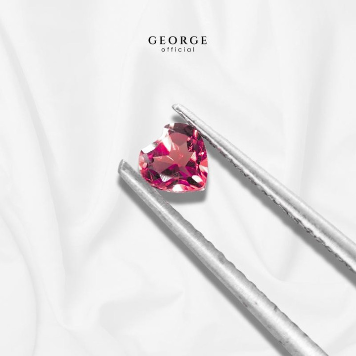 조지(George) 사의 하트컷 루비 원석 목걸이