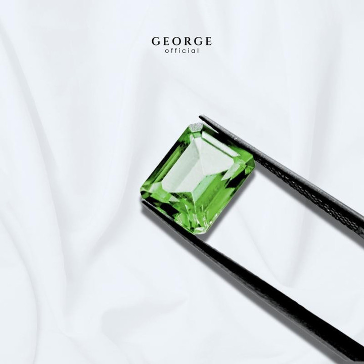 エメラルドカットのグリーンサファイアリング - GGGSE by George Jewelry