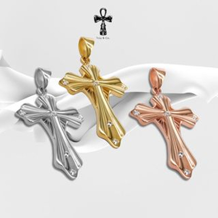 スターリングシルバー製クロスペンダント（キュービックジルコニア付き） - Troy and Co.